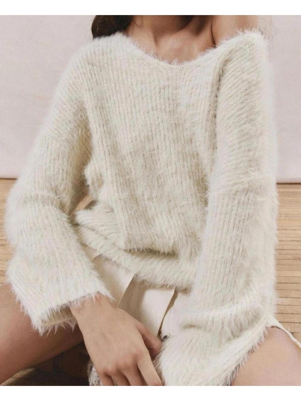 Urban Outfitters Kimchi Blue Fuzzy V-Neck Pullover Sweater Cream Size S